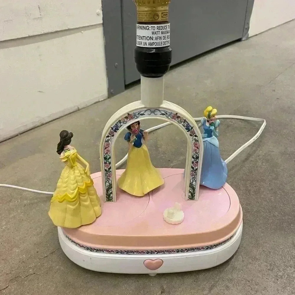 Disney princesses lamp
